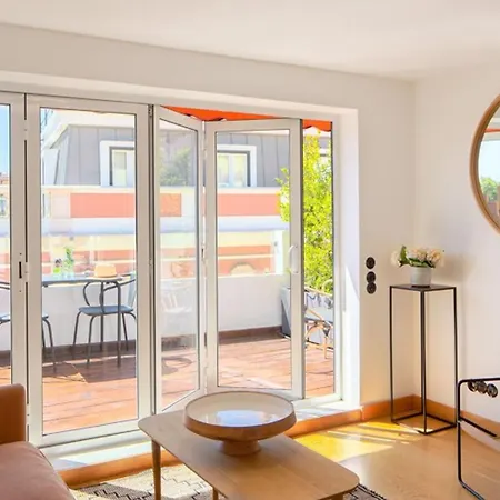 Apartment 1bdr With Terrace And View By Lovelystay